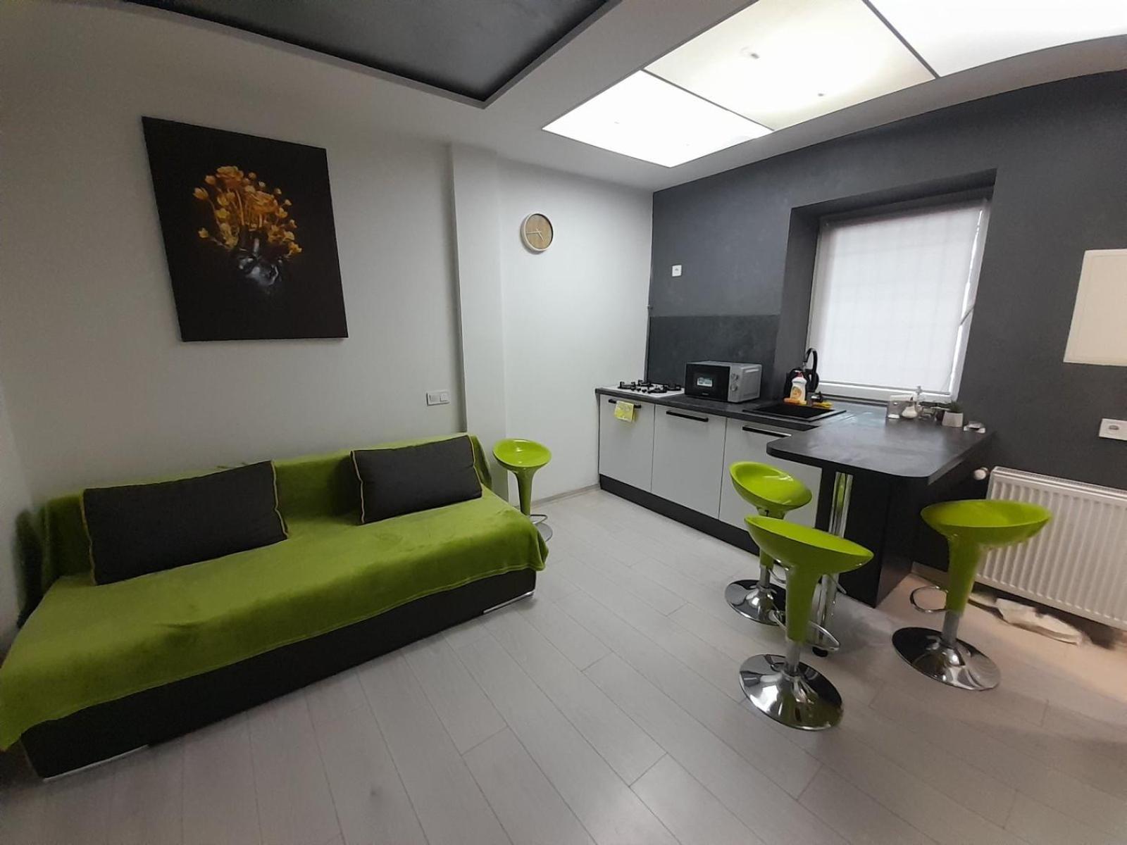 White Rooms On City Center 利沃夫 外观 照片