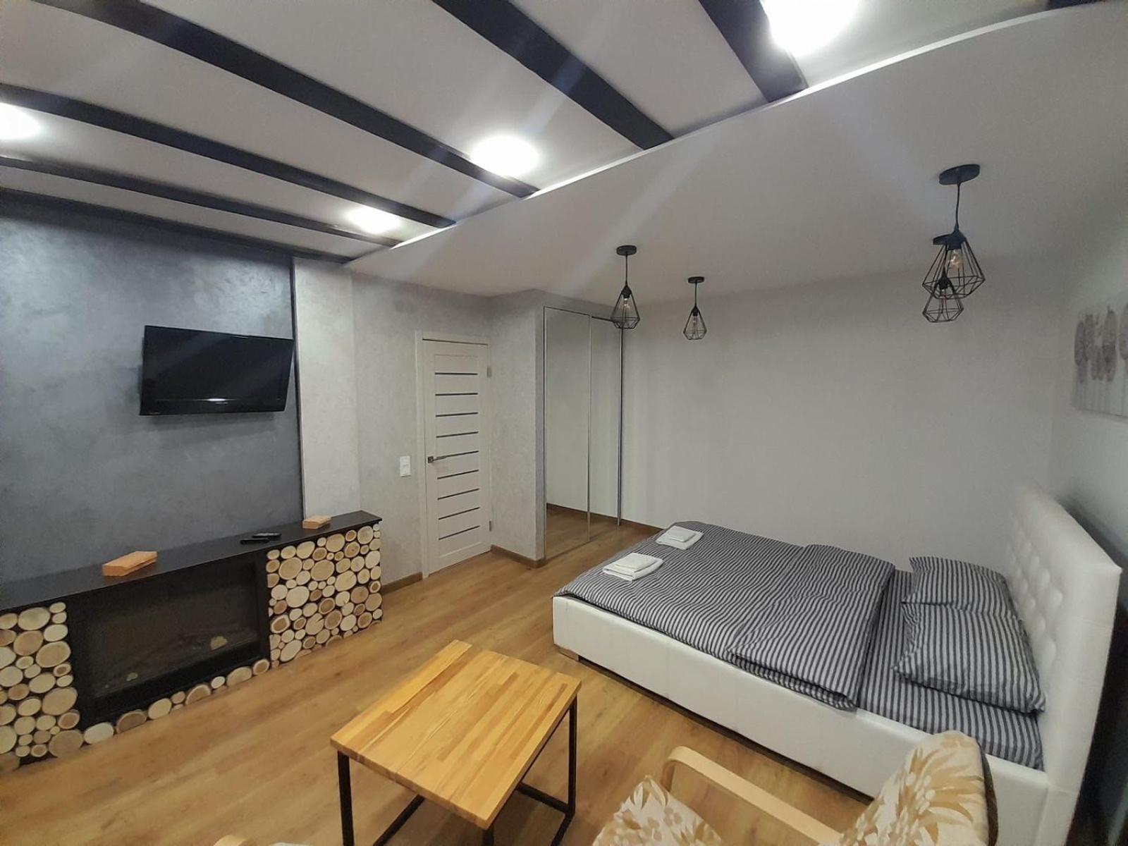White Rooms On City Center 利沃夫 外观 照片