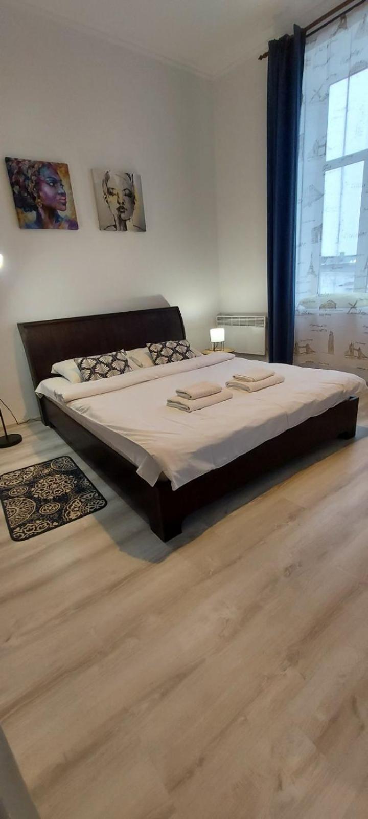 White Rooms On City Center 利沃夫 外观 照片